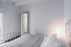 Syracuse Duplex Apartments with Terrace