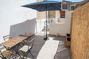 Syracuse Duplex Apartments with Terrace