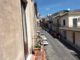 Casa Vacanze Relax Etna With Stunning Natural Beauty View