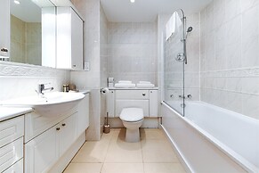 Still Life Clerkenwell Deluxe