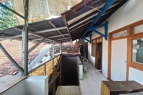 SPOT ON 93964 Guest House Pak Gatot 3