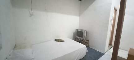 SPOT ON 93964 Guest House Pak Gatot 3