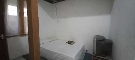 SPOT ON 93964 Guest House Pak Gatot 3