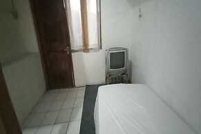 SPOT ON 93964 Guest House Pak Gatot 3
