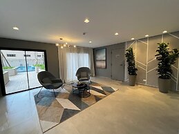 Roomo Curitiba One House Residencial