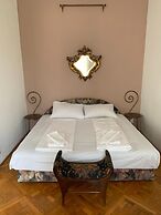 New! Libra Grande Venetian Style Apartment