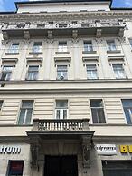 New! Libra Grande Venetian Style Apartment