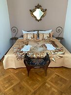 New! Libra Grande Venetian Style Apartment
