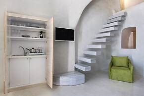 Rhenia Suites-Prive Jacuzzi&Caldera View