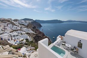 Rhenia Suites-Prive Jacuzzi&Caldera View