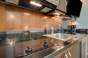 Classic Suite Signature Resort Pool View