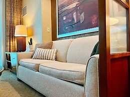 Classic Suite Signature Resort Pool View