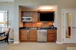 Classic Suite Signature Resort Pool View