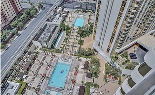 Classic Suite Signature Resort Pool View