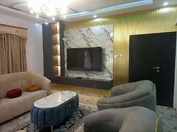 Shimawa-house-sleeps4-luxury&privacy-24/7 Security