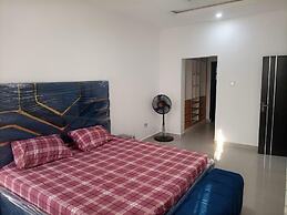 Shimawa-house-sleeps4-luxury&privacy-24/7 Security