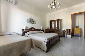 3893 Villetta Tiziana by Barbarhouse