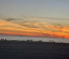 Modern 1Bd Famous  Venice 10B