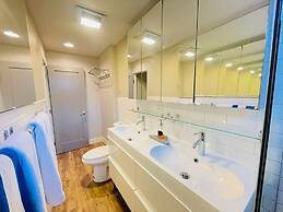 Modern 1Bd Famous  Venice 10B