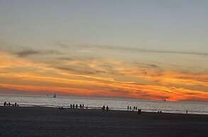12A Venice Beach Access Stay