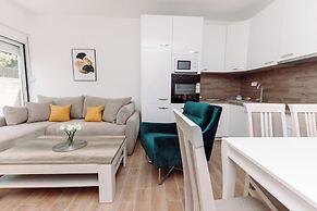 Waterfront Apartment Petrovina