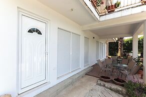 Waterfront Apartment Petrovina