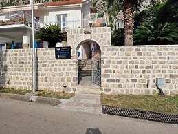 Waterfront Apartment Petrovina