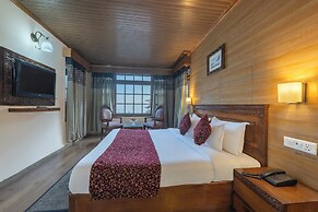 Wingait Inn - Hotel Near The Mall Road