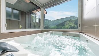 Gapyeong Gipeunsanarae Spa Pension