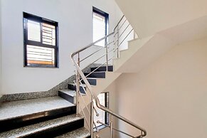 iROOMZ Growval Residency