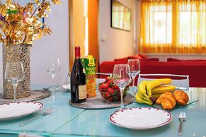 Cityscape Comfort Apartment With Garage