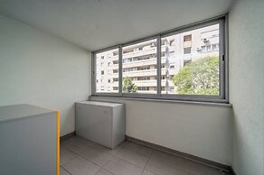 Cityscape Comfort Apartment With Garage