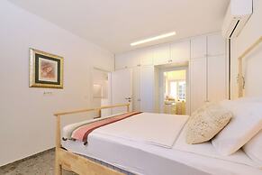 Charming Island Villa Alba