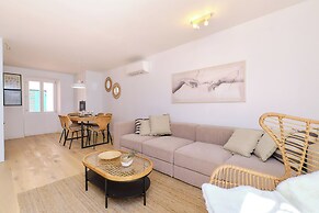 Charming Island Villa Alba