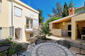 Charming Island Villa Alba