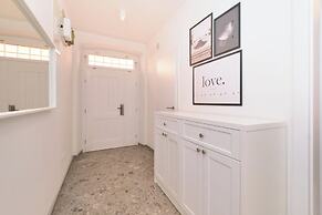 Charming Island Villa Alba