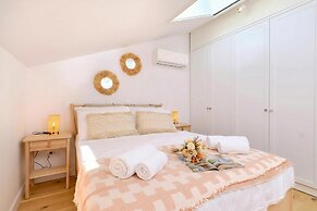 Charming Island Villa Alba