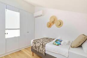Charming Island Villa Alba