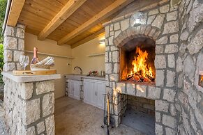 Charming Island Villa Alba
