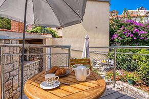 Charming Island Villa Alba