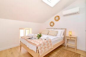 Charming Island Villa Alba