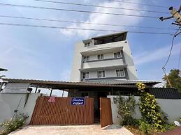 Shantham Service Apartments, Kinathukadavu