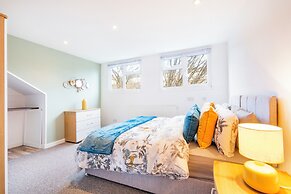 Stunning 5-bed Maisonette in Bristol