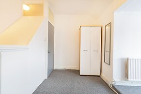 Stunning 5-bed Maisonette in Bristol