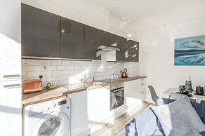 Stunning 5-bed Maisonette in Bristol