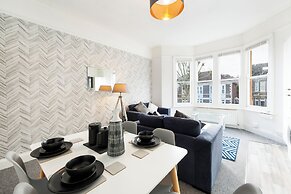 Stunning 5-bed Maisonette in Bristol