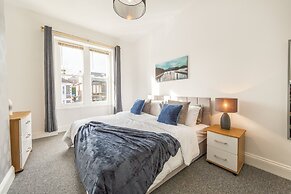 Stunning 5-bed Maisonette in Bristol