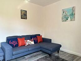 Birmingham Blissful Retreat - 4 Bedroom