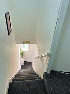 Birmingham Blissful Retreat - 4 Bedroom