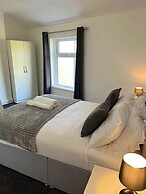 Birmingham Blissful Retreat - 4 Bedroom